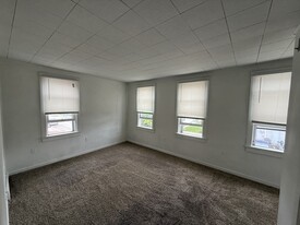 Building Photo - 1807 4th Ave