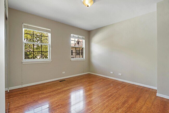 Building Photo - 407 Ballard Dr