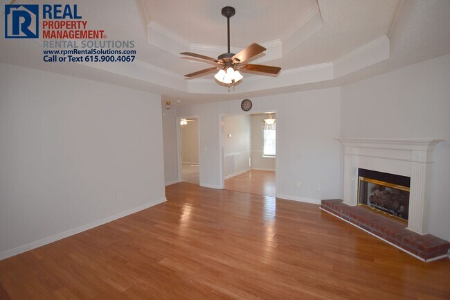 Building Photo - 3BR/2BA south Mboro 2-car garage, fenced backyard with brand new patio!