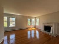 Building Photo - 271 Elm St