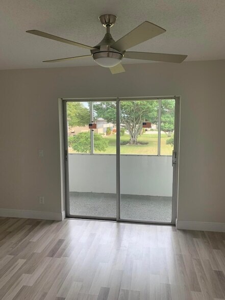 Building Photo - 204 Canterbury I