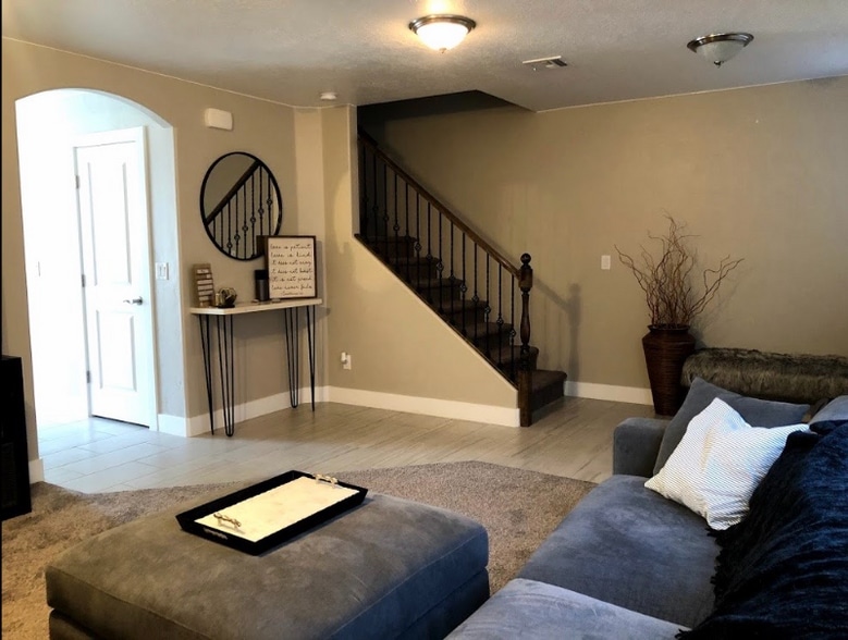 Building Photo - 3239 S 840 E