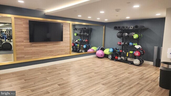 Building Photo - 631 D St NW