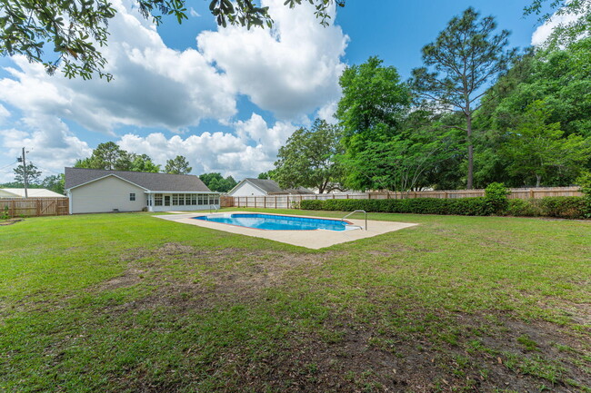 Building Photo - 3009 La Salle Ct