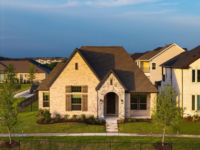 Building Photo - 2300 Fairwater Mews