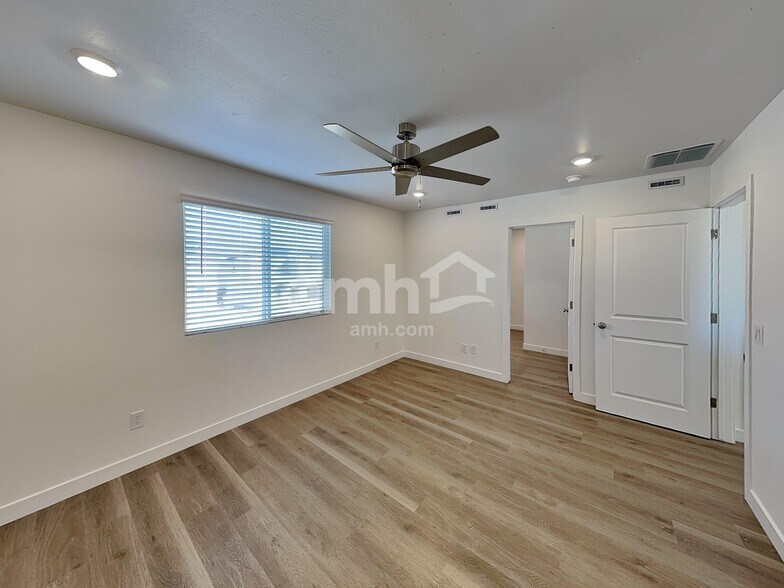 Building Photo - 20177 W Thomas Rd