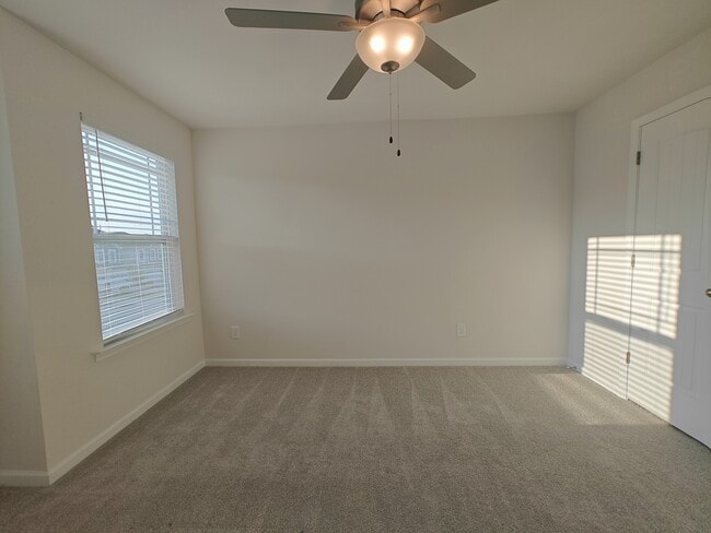 Building Photo - 756 Creekway Dr