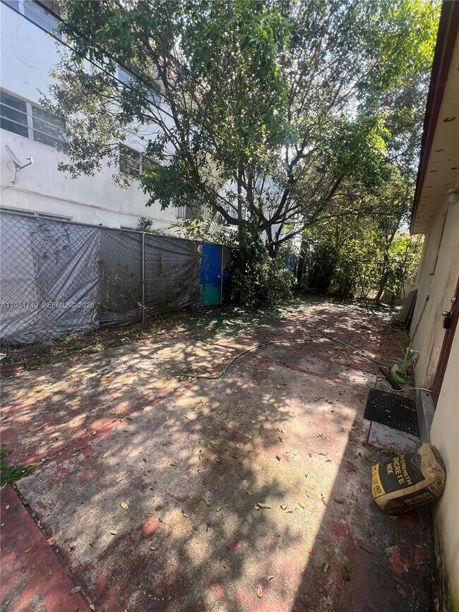 Building Photo - 16031 NE 18th Pl