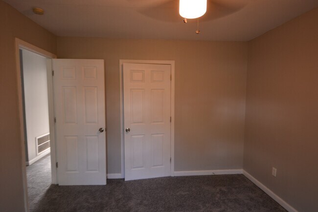 Building Photo - 10032 Regency Ct