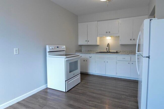 Building Photo - 2426 1/2 S 16th St #7