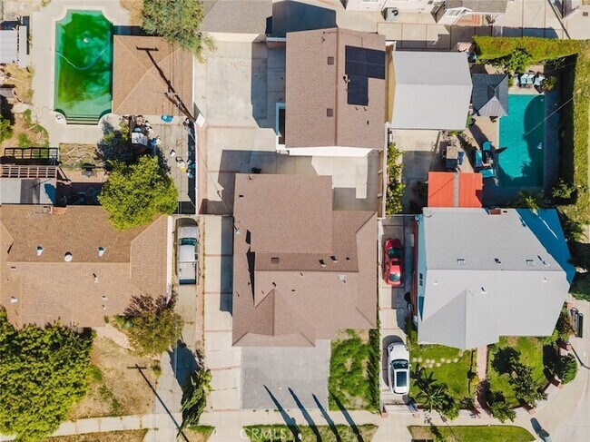 Building Photo - 8310 Canterbury Ave