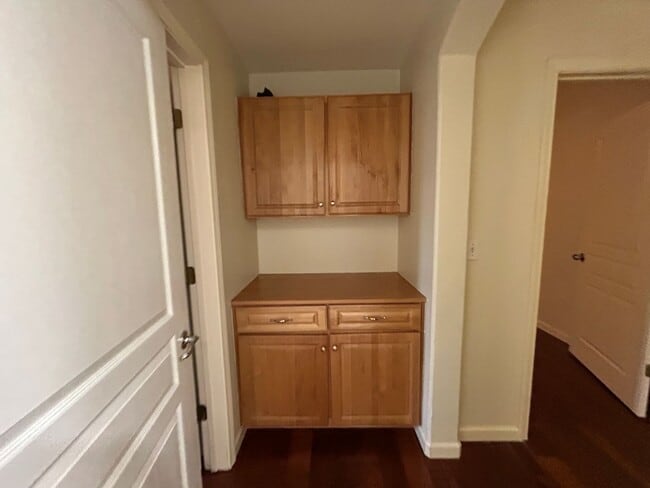 Building Photo - Nice condo located in Balboa Park. Water/Sewer/Garbage included