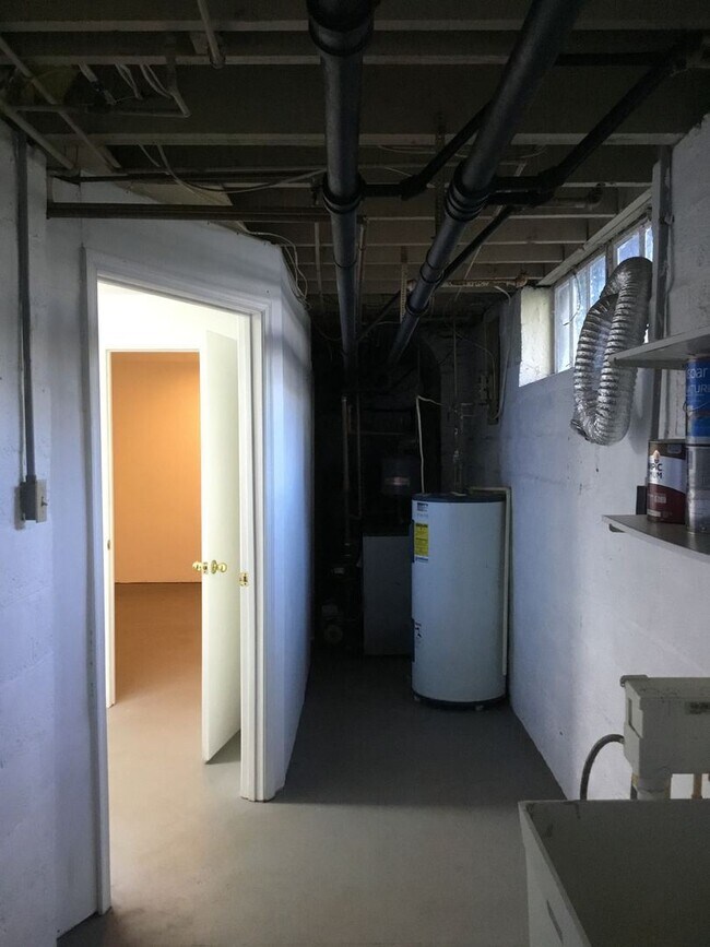 Building Photo - 3 br, 2 bath House - 2090 NEW DANVILLE PIKE