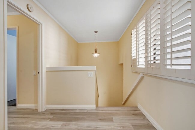 Building Photo - La Canada Townhouse In the Golf Course Com...