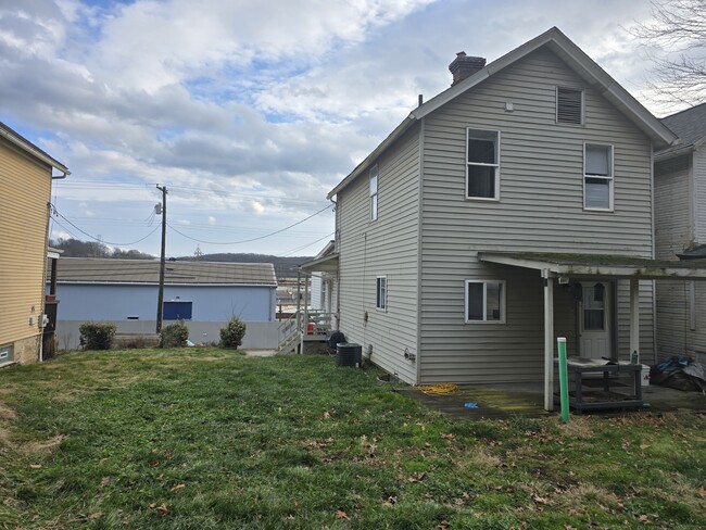 Building Photo - 633 Bessemer Ave