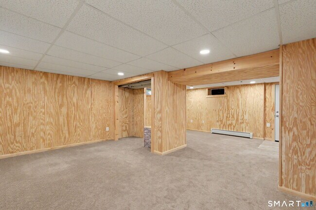 Building Photo - 142 N Taylor Ave