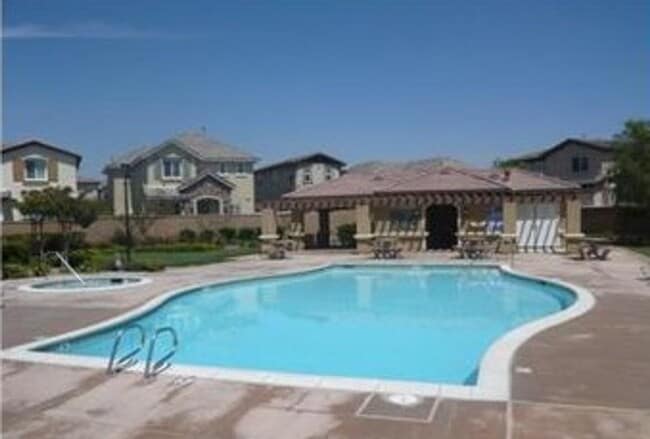 Building Photo - Cute & Clean Murrieta 3 Bedroom Home!