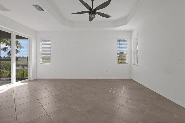 Building Photo - 15991 Sugar Hl Dr