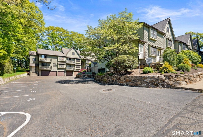 Building Photo - 500 Glendale Ave