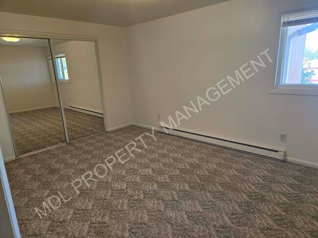 Building Photo - 121 N Woodbridge St