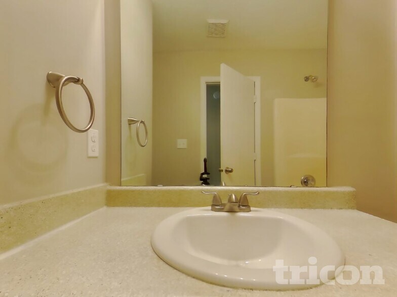 Building Photo - 2207 Goldeneye Cir