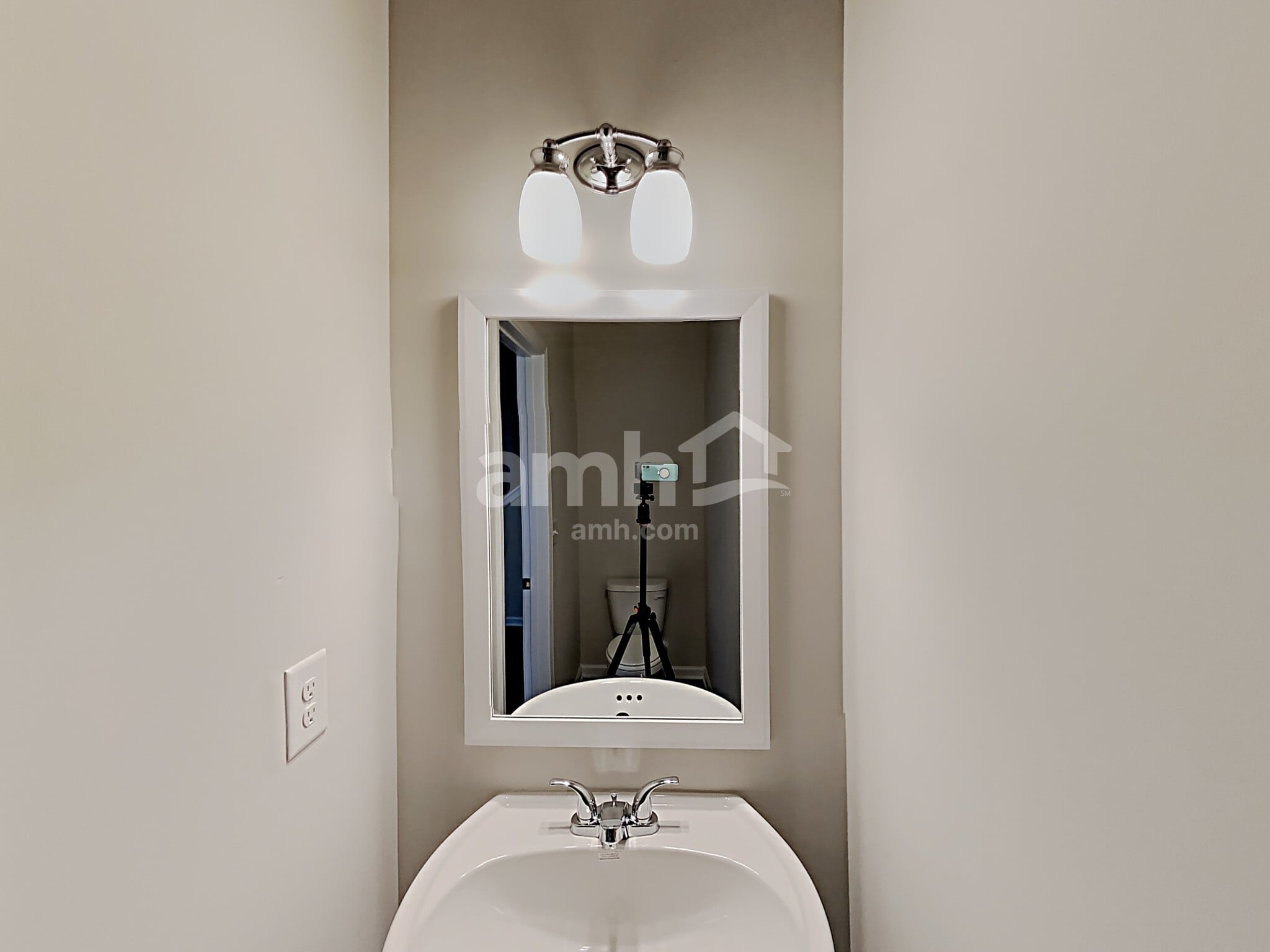 Building Photo - 222 N Fortune Way