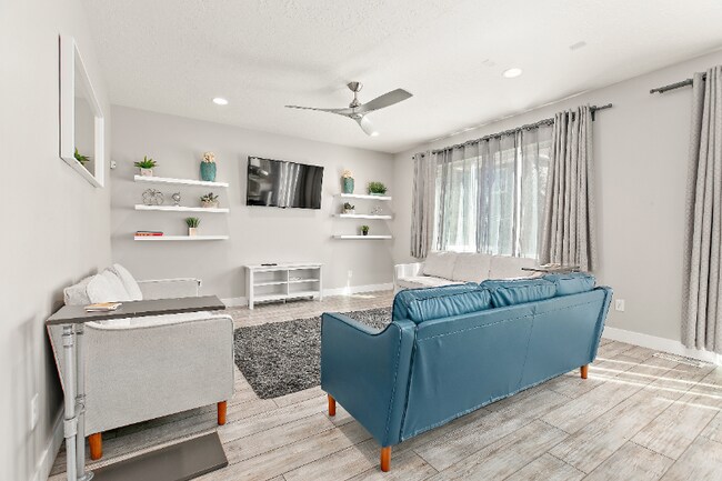 Building Photo - 9721 Fira Ln