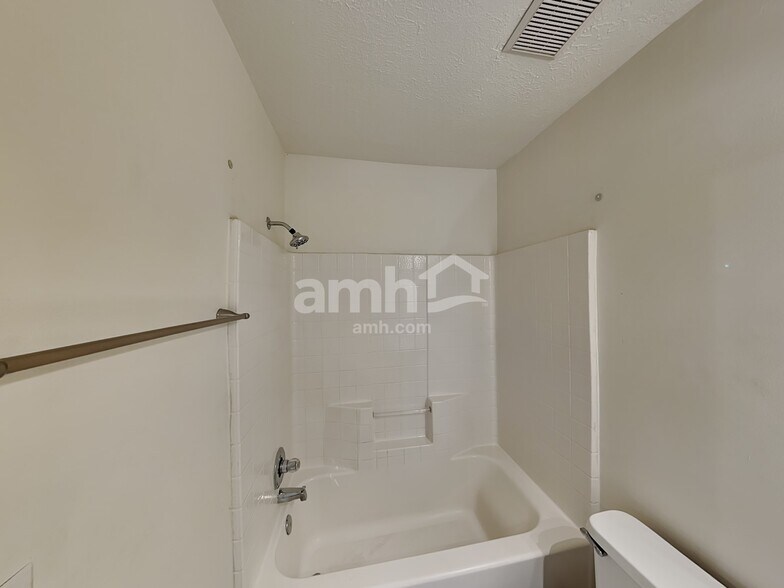 Building Photo - 1220 Lewis Peak Dr