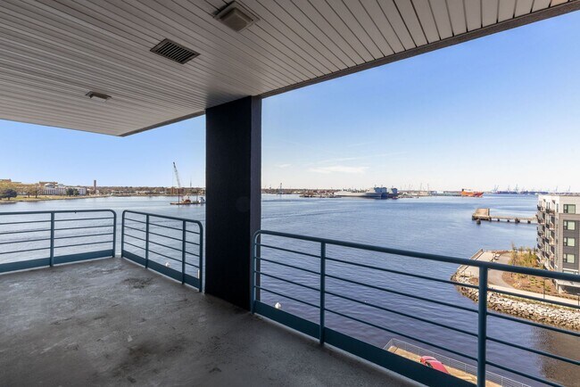 Building Photo - DOWNTOWN AREA