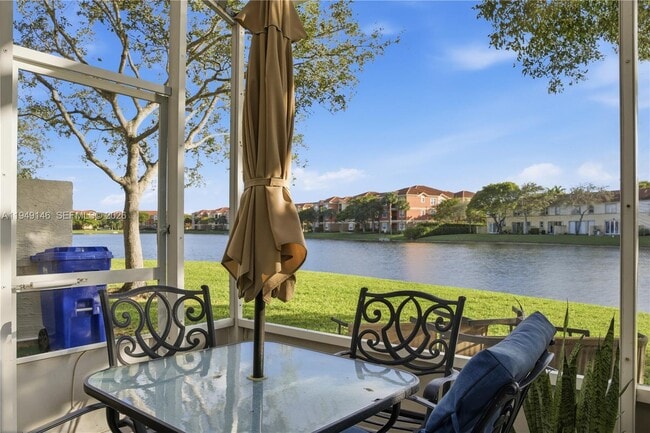 Building Photo - 16290 SW 47th Manor