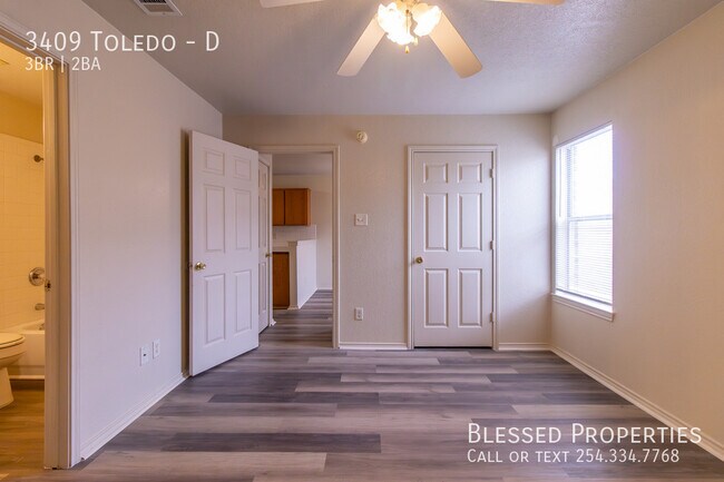 Building Photo - 3409 Toledo-D