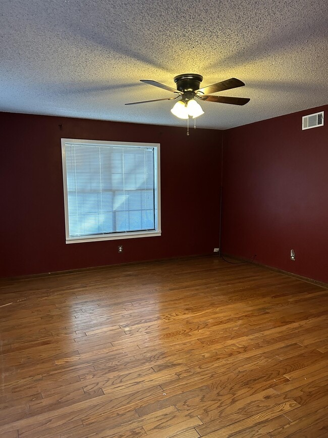 Building Photo - 141 Turtledove Dr