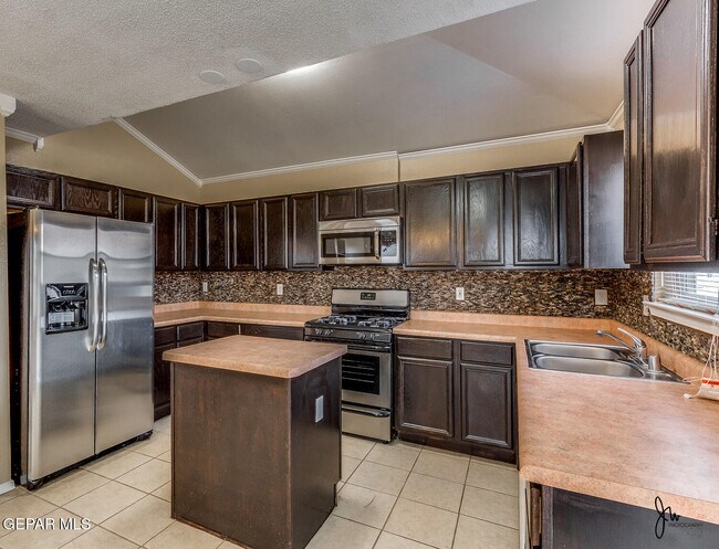 Building Photo - 10789 Pleasant Sand Dr