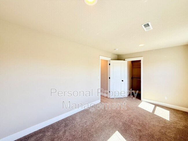 Building Photo - 8728 N 1st St