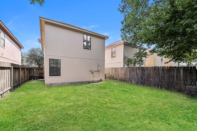 Building Photo - 2923 La Estancia Ln