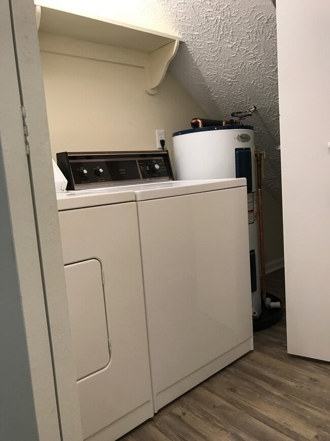 Building Photo - Church Drive