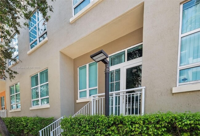 Primary Photo - 2001 Biscayne Blvd
