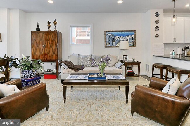 Building Photo - 1915 Main Line Blvd