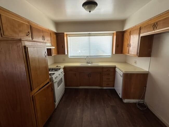 Building Photo - 3233 Colgate Ln