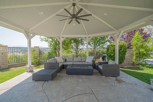Building Photo - Spectacular 5-Bedroom Home with Pool, RV P...