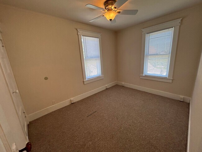 Building Photo - 929-931 Kentucky