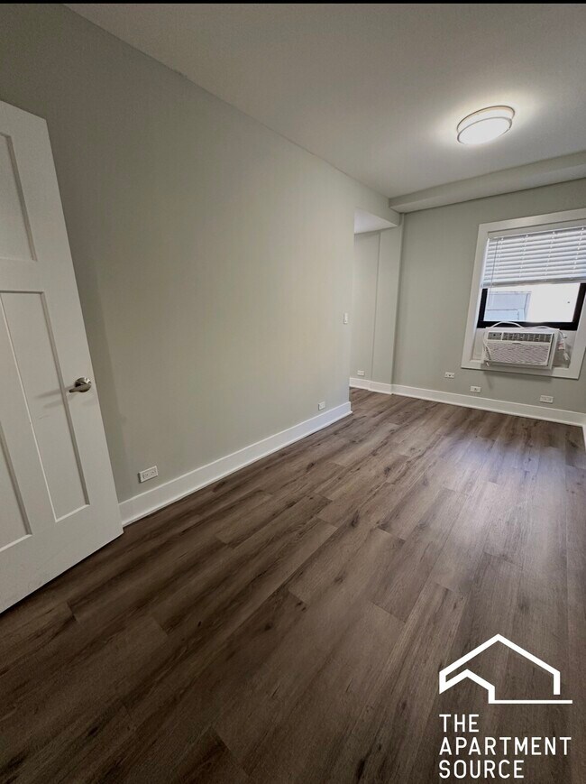 Building Photo - 725 St Johns Ave