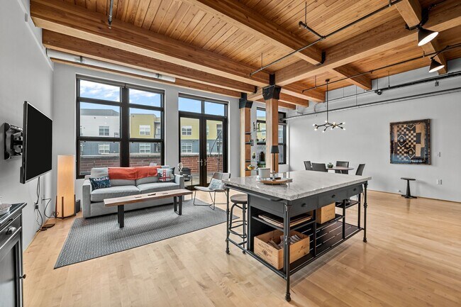 Building Photo - Gorgeous One Bedroom Luxury Condo in Ballp...