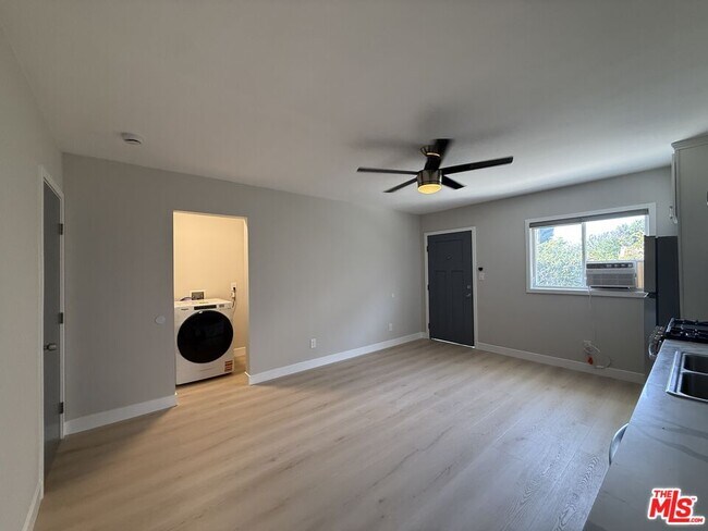 Building Photo - 1505 Cochran Ave