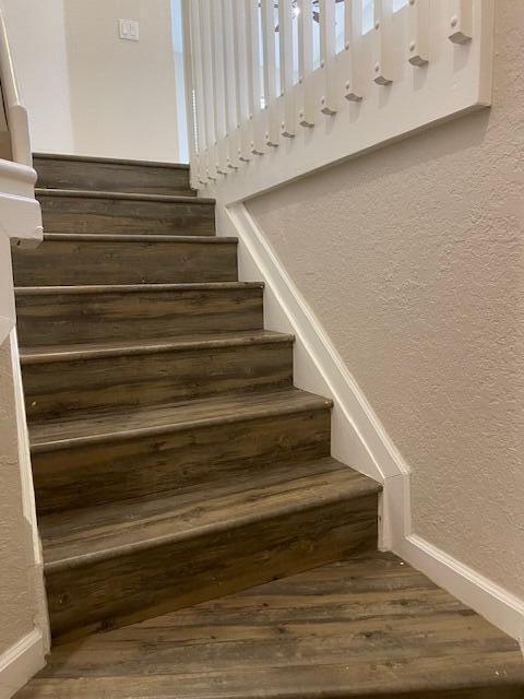 Building Photo - 3026 Laurel Ridge Cir