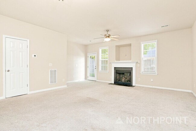 Building Photo - 4411 Log Cabin Dr