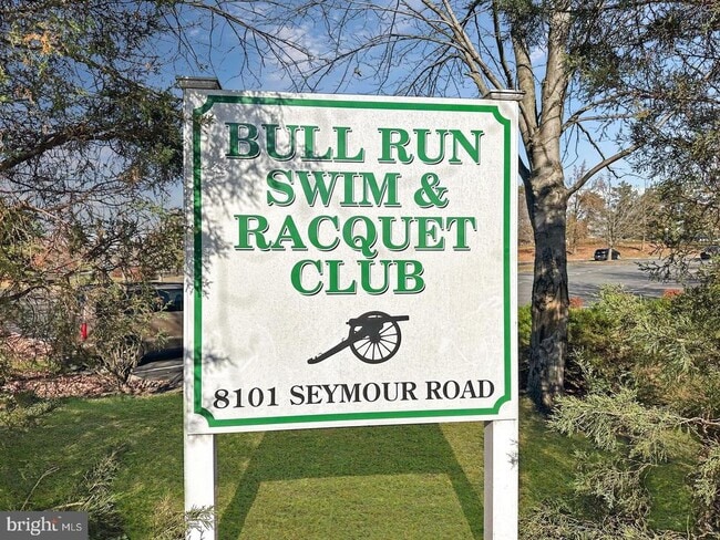 Building Photo - 8048 Hilliard Dr