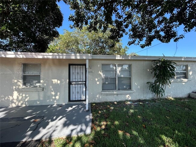 Primary Photo - 2010 NW 30th Ave
