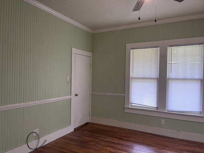 Building Photo - 208 Donaldson St