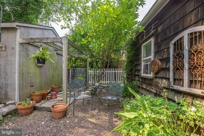 Building Photo - 808 Monroe Ave